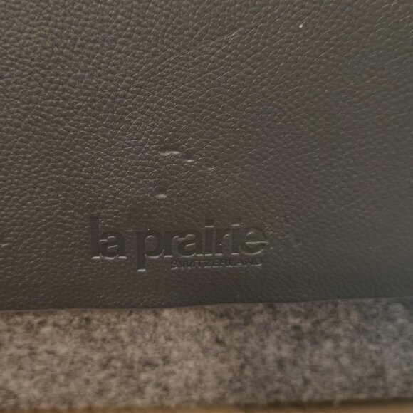 La Prairie Grey Wool/Leather Cosmetics bag - Picture 3 of 9